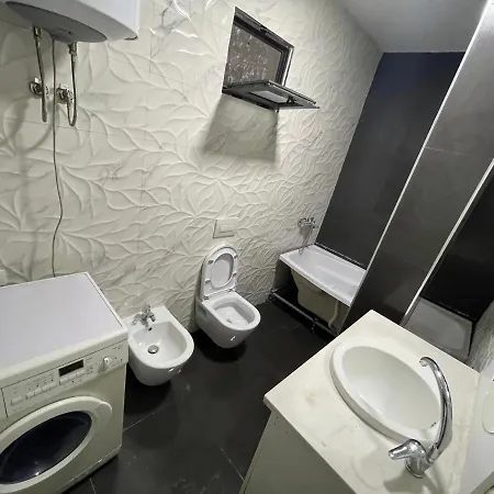 Klajdi Apartment *